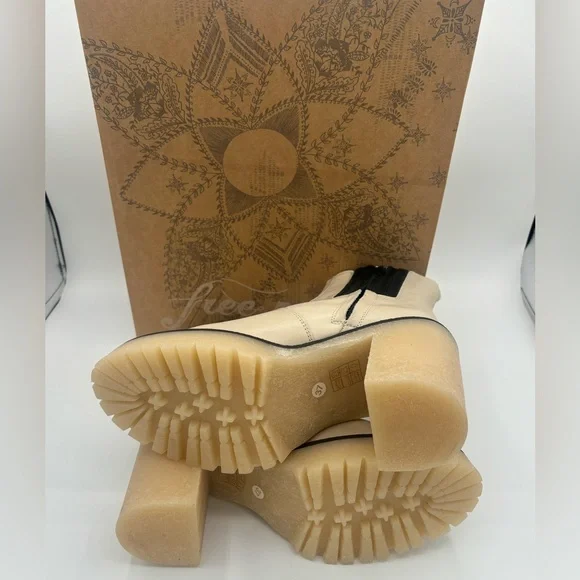 FREE PEOPLE JAMES CHELSEA BOOTS - Picture 13 of 14